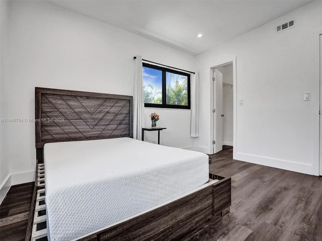 18560 NE 20th Ct, North Miami Beach FL 33179