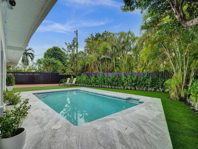 18560 NE 20th Ct, North Miami Beach FL 33179