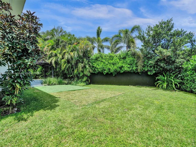 18560 NE 20th Ct, North Miami Beach FL 33179