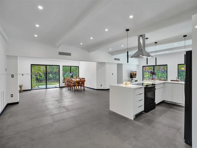 18560 NE 20th Ct, North Miami Beach FL 33179