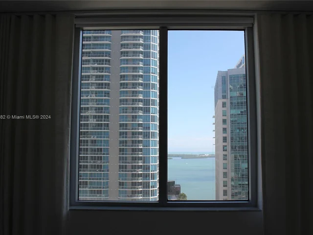 1060 Brickell Ave # 2505, Miami FL 33131