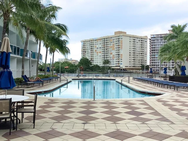 1945 S Ocean Dr # 610, Hallandale Beach FL 33009