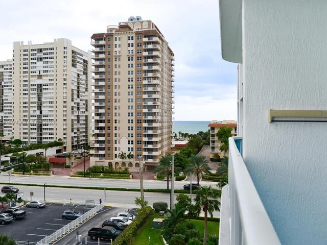 1945 S Ocean Dr # 610, Hallandale Beach FL 33009