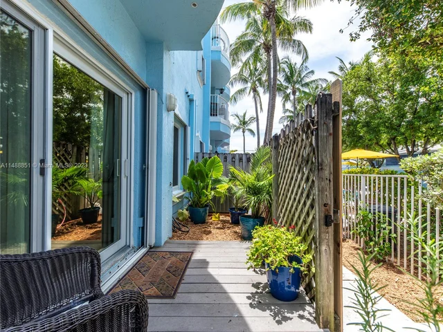 387 Franklin St, Hollywood FL 33019