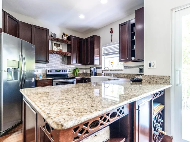 387 Franklin St, Hollywood FL 33019