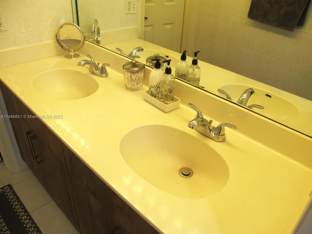 387 Franklin St, Hollywood FL 33019