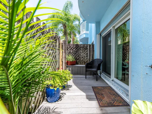 387 Franklin St, Hollywood FL 33019