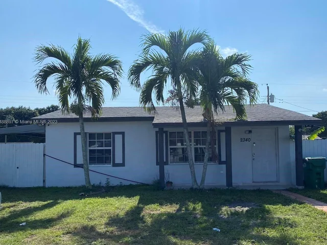 2340 NW 155th St, Miami Gardens FL 33054