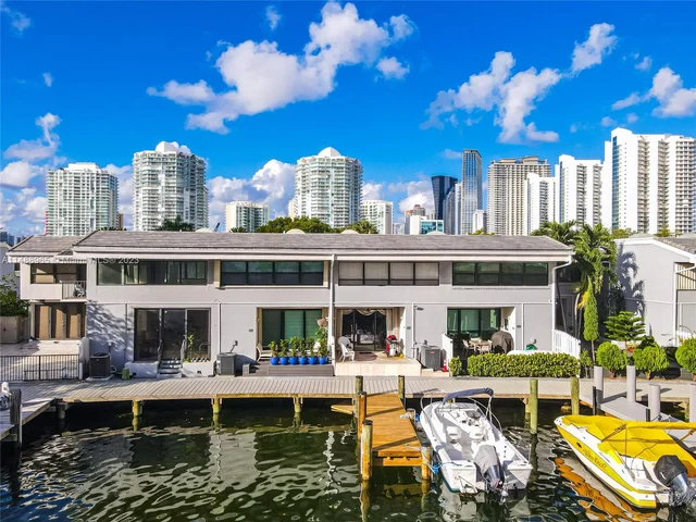 214 Poinciana Dr # 204, Sunny Isles Beach FL 33160