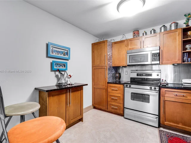 214 Poinciana Dr # 204, Sunny Isles Beach FL 33160