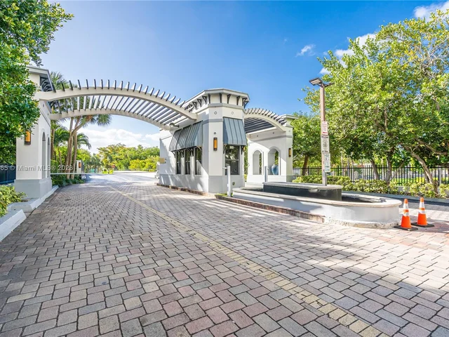 214 Poinciana Dr # 204, Sunny Isles Beach FL 33160