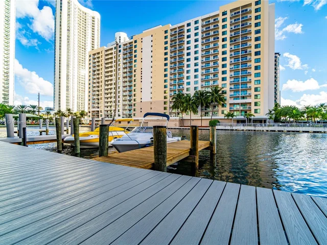 214 Poinciana Dr # 204, Sunny Isles Beach FL 33160