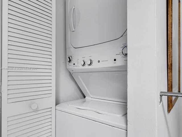 214 Poinciana Dr # 204, Sunny Isles Beach FL 33160