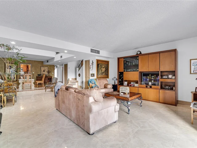 214 Poinciana Dr # 204, Sunny Isles Beach FL 33160