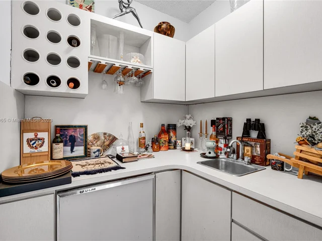 214 Poinciana Dr # 204, Sunny Isles Beach FL 33160