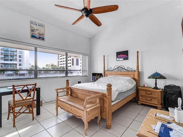 214 Poinciana Dr # 204, Sunny Isles Beach FL 33160