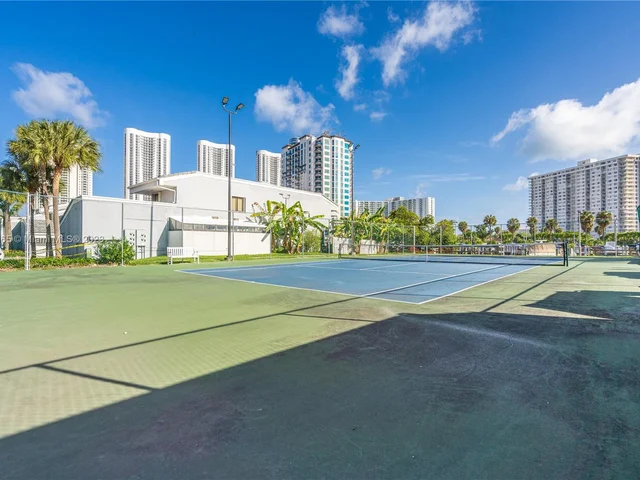 214 Poinciana Dr # 204, Sunny Isles Beach FL 33160