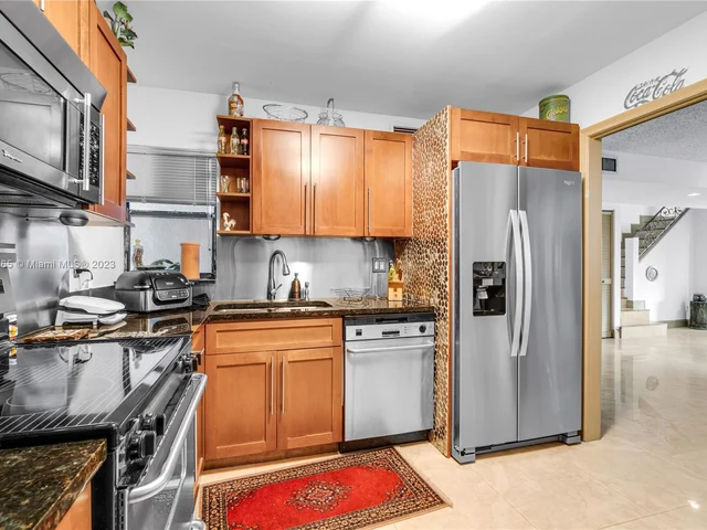 214 Poinciana Dr # 204, Sunny Isles Beach FL 33160