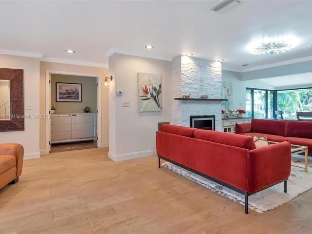 2720 SE 14th St, Pompano Beach FL 33062