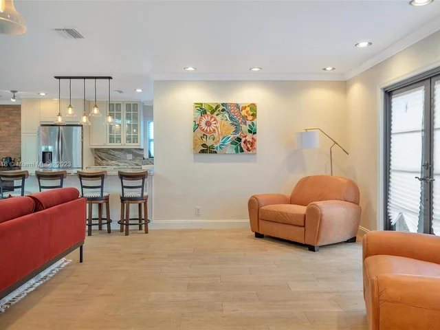 2720 SE 14th St, Pompano Beach FL 33062