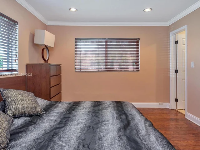 2720 SE 14th St, Pompano Beach FL 33062