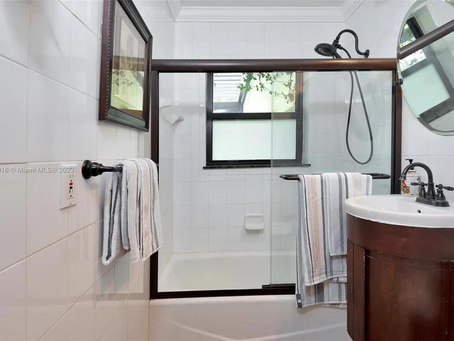 2720 SE 14th St, Pompano Beach FL 33062