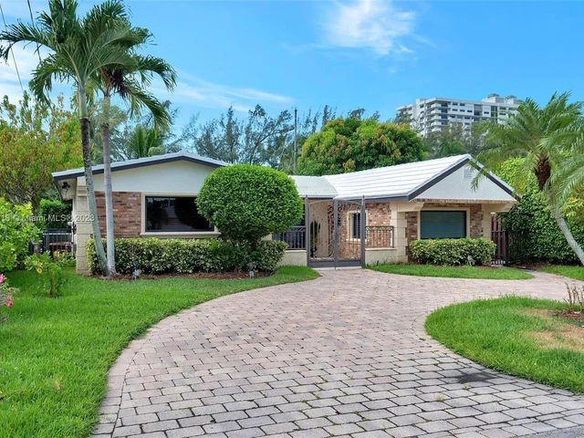 2720 SE 14th St, Pompano Beach FL 33062