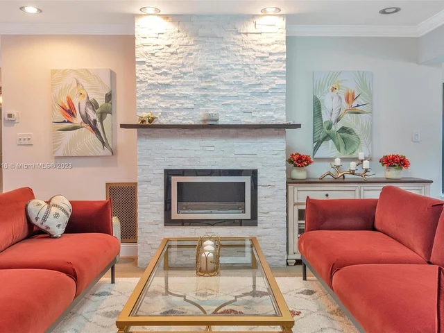 2720 SE 14th St, Pompano Beach FL 33062