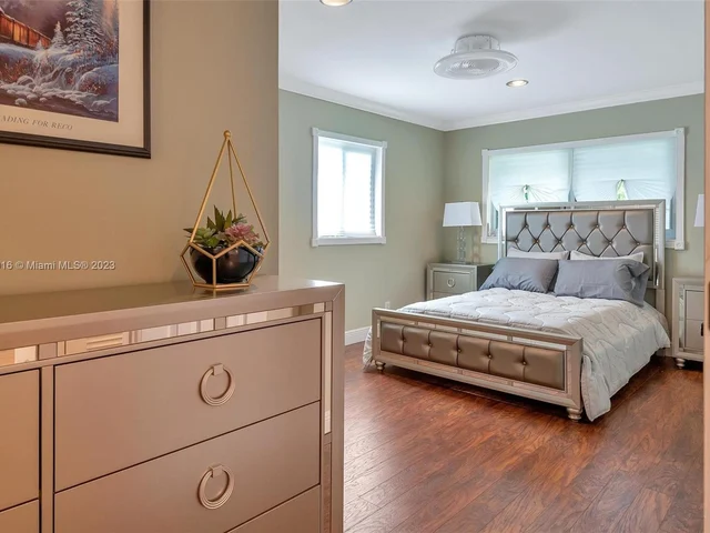 2720 SE 14th St, Pompano Beach FL 33062