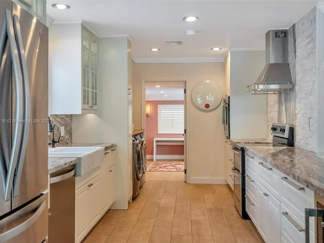 2720 SE 14th St, Pompano Beach FL 33062