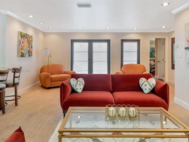 2720 SE 14th St, Pompano Beach FL 33062