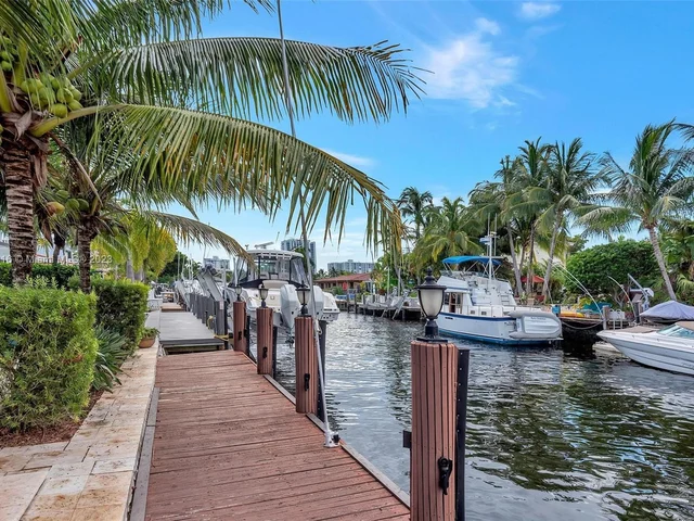 2720 SE 14th St, Pompano Beach FL 33062