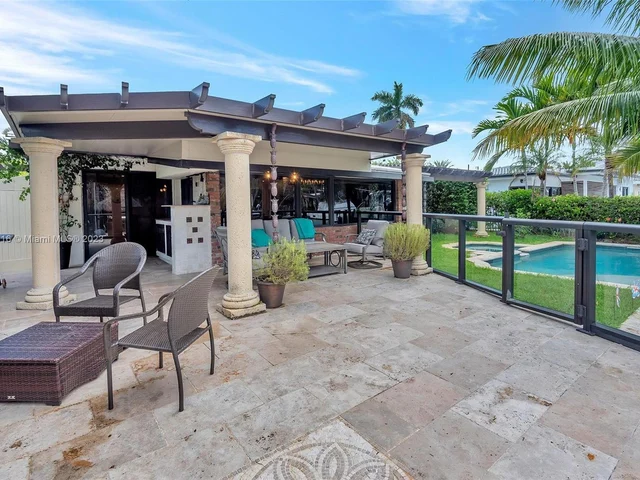 2720 SE 14th St, Pompano Beach FL 33062