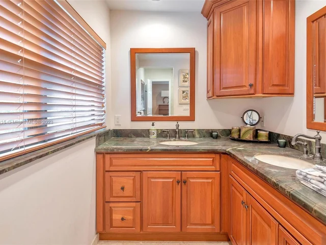 2720 SE 14th St, Pompano Beach FL 33062