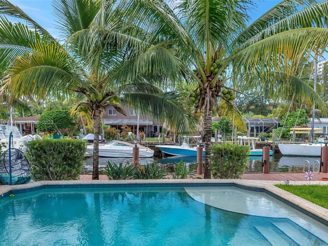 2720 SE 14th St, Pompano Beach FL 33062