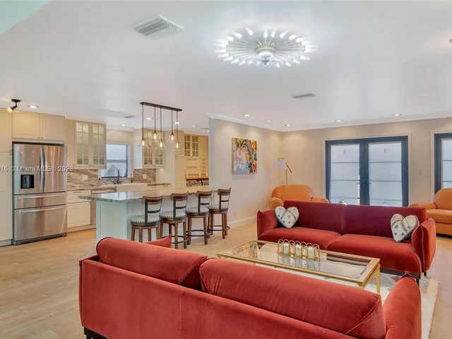 2720 SE 14th St, Pompano Beach FL 33062