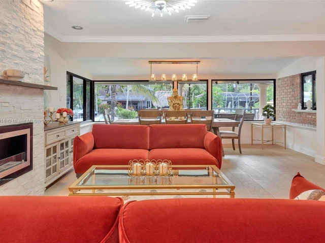 2720 SE 14th St, Pompano Beach FL 33062