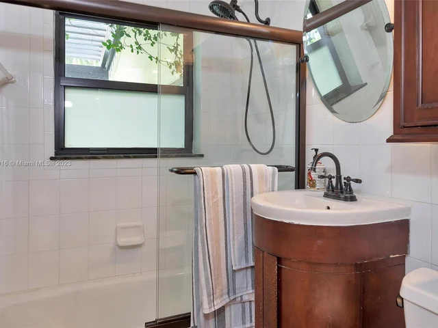 2720 SE 14th St, Pompano Beach FL 33062