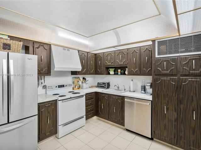 2801 NE 183rd St # 1214W, Aventura FL 33160