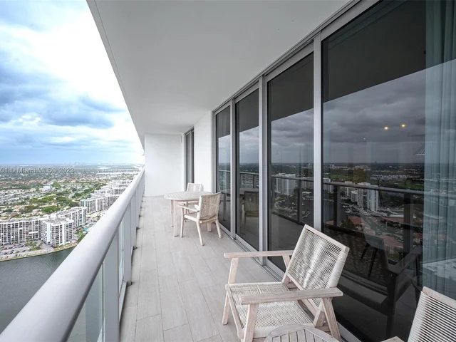 4010 S Ocean Dr # T3706, Hollywood FL 33019