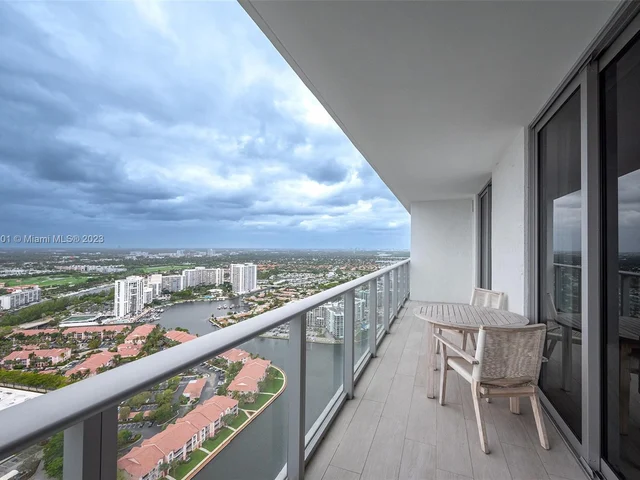 4010 S Ocean Dr # T3706, Hollywood FL 33019