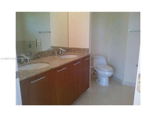 18402 NE 27 CT # 124, Aventura FL 33160