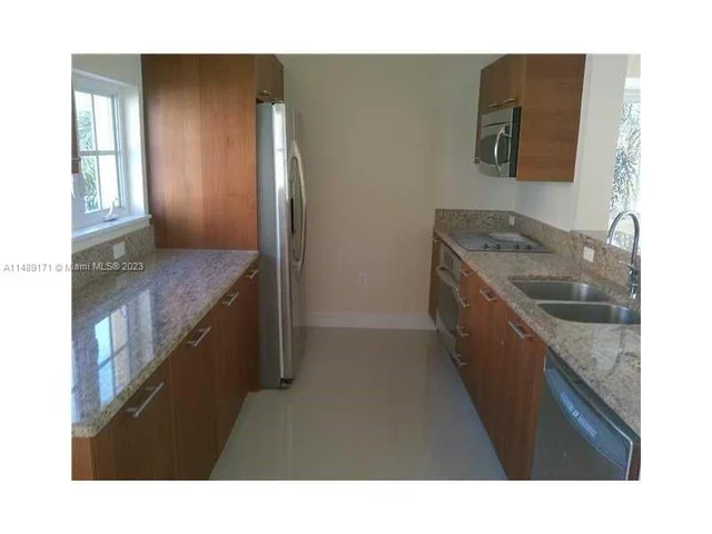 18402 NE 27 CT # 124, Aventura FL 33160