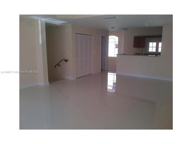 18402 NE 27 CT # 124, Aventura FL 33160