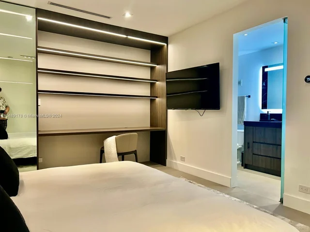 2301 Collins, Miami Beach FL 33139