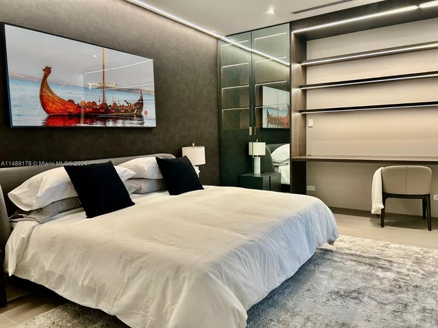 2301 Collins, Miami Beach FL 33139