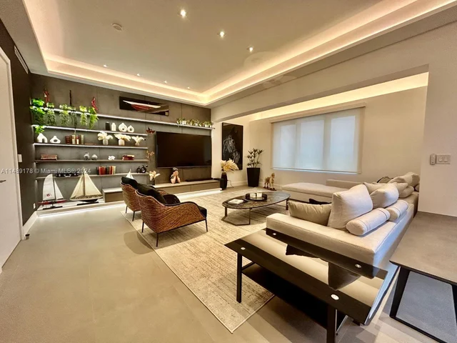 2301 Collins, Miami Beach FL 33139