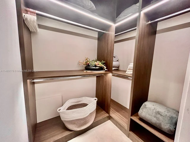 2301 Collins, Miami Beach FL 33139