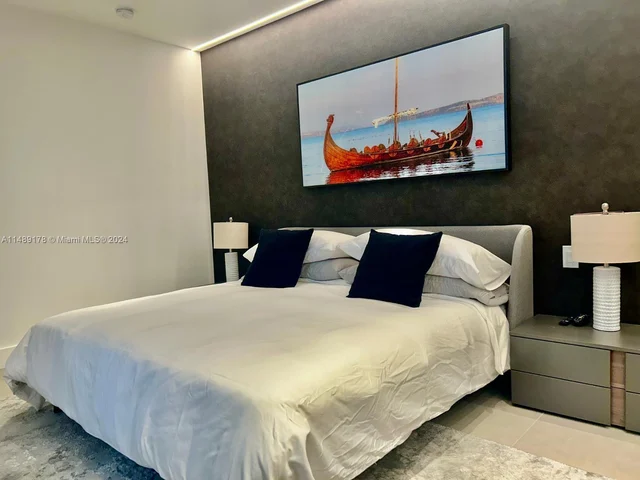 2301 Collins, Miami Beach FL 33139