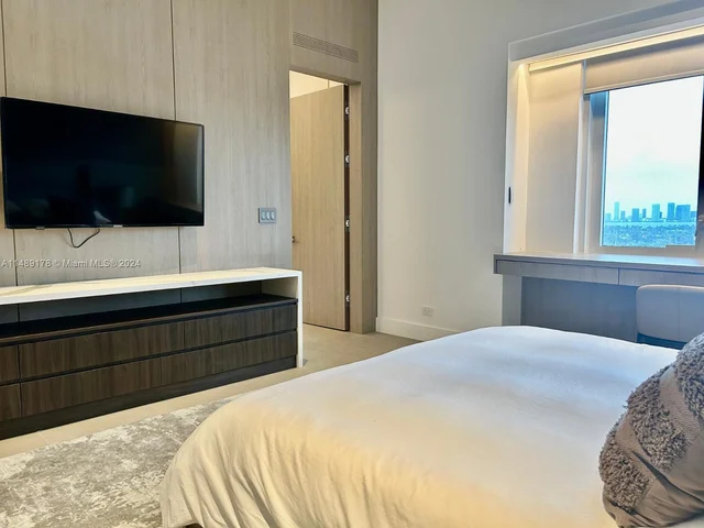 2301 Collins, Miami Beach FL 33139